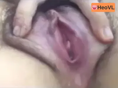 Bồ show cận cảnh bím đang thở